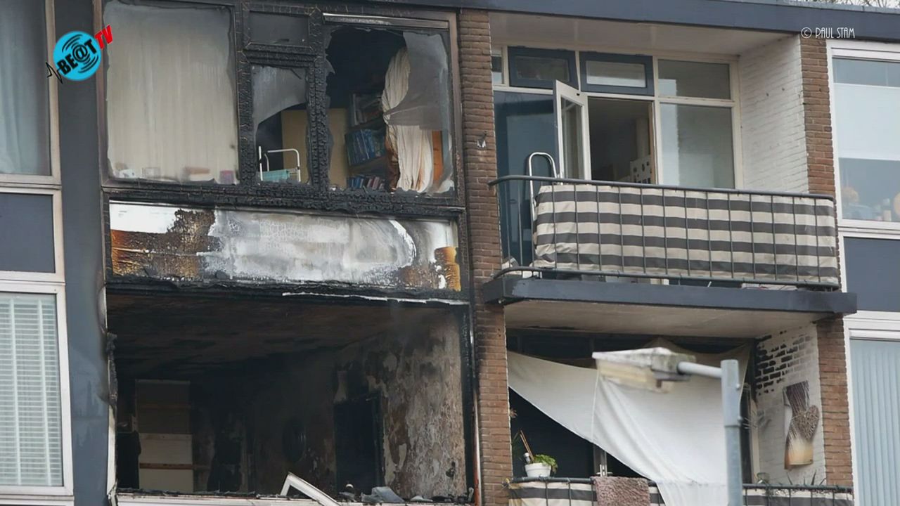 Grote brand in flatgebouw aan Mesdaglaan in Alkmaar (30 november 2022)