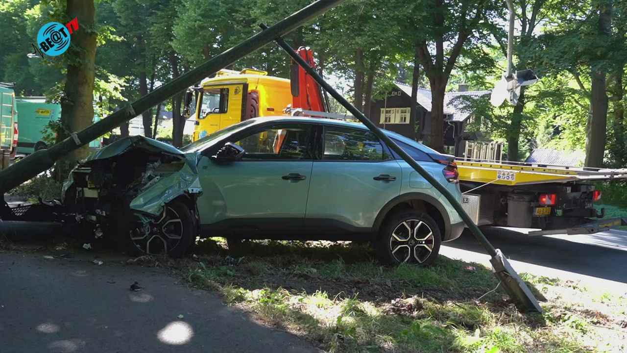Ravage bij eenzijdig ongeval op Kennemerstraatweg in Heiloo (10 augustus 2022)